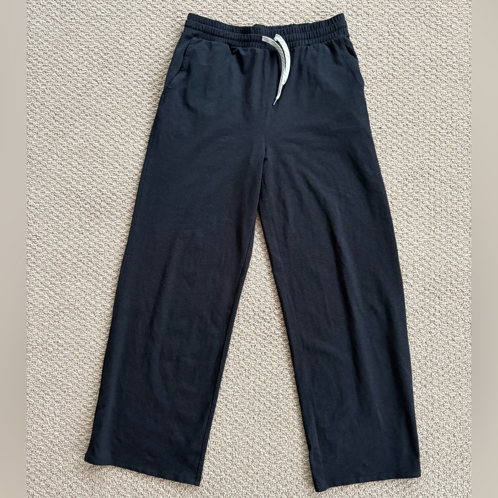 Vuori Essential Halo Black Wide Leg Pants - Picture 7 of 7